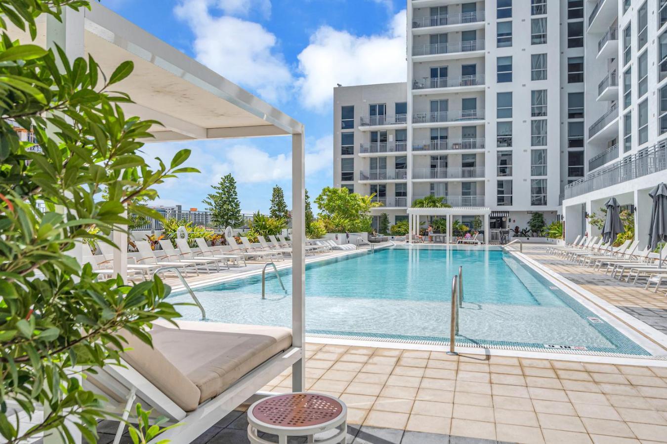 Modern Unit Mins From Brickell With Free Parking Apartment Miami Luaran gambar