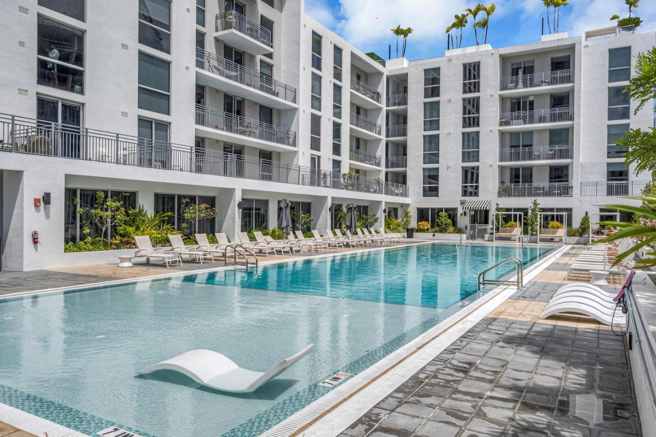 Modern Unit Mins From Brickell With Free Parking Apartment Miami Luaran gambar
