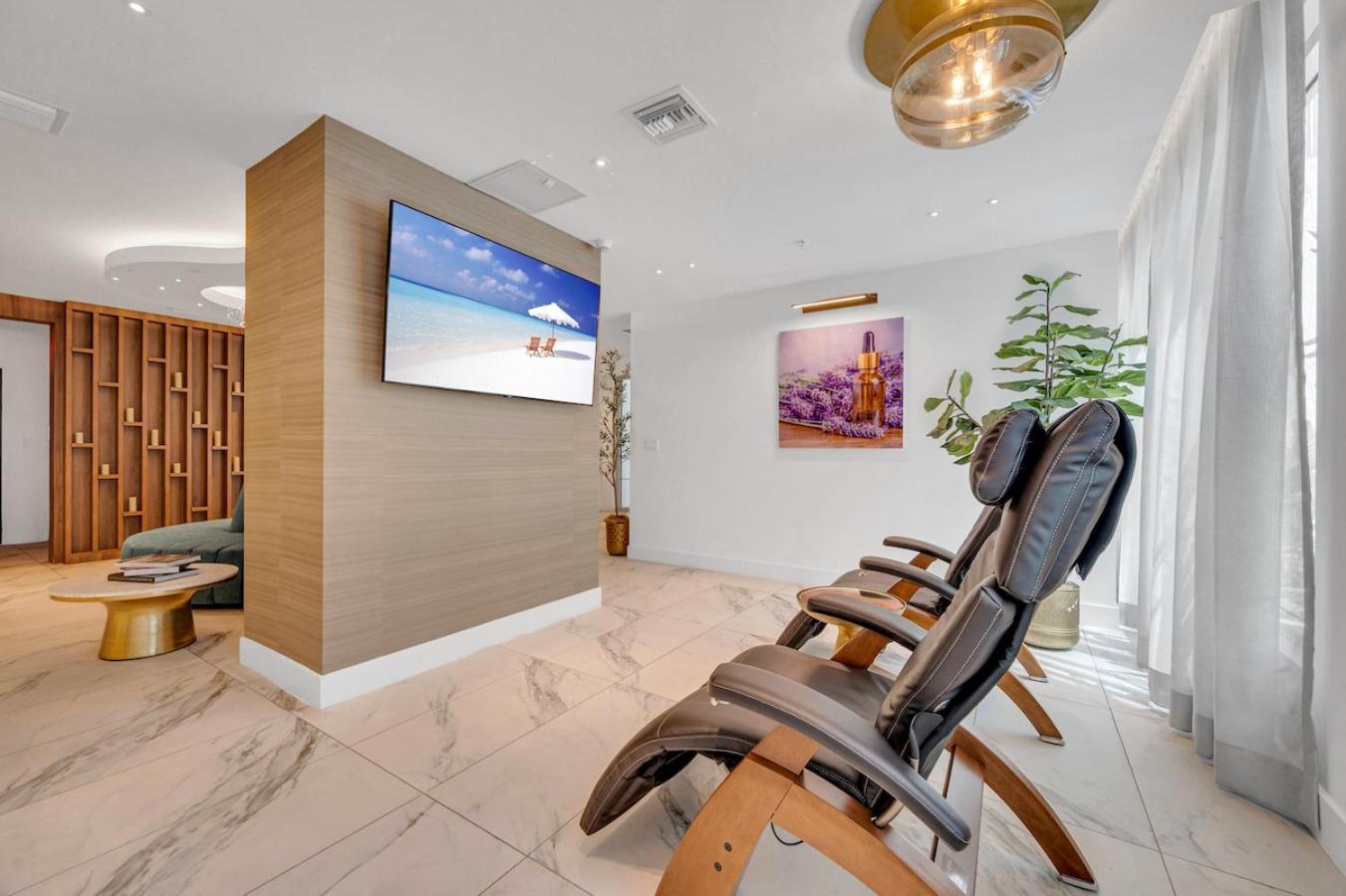 Modern Unit Mins From Brickell With Free Parking Apartment Miami Luaran gambar