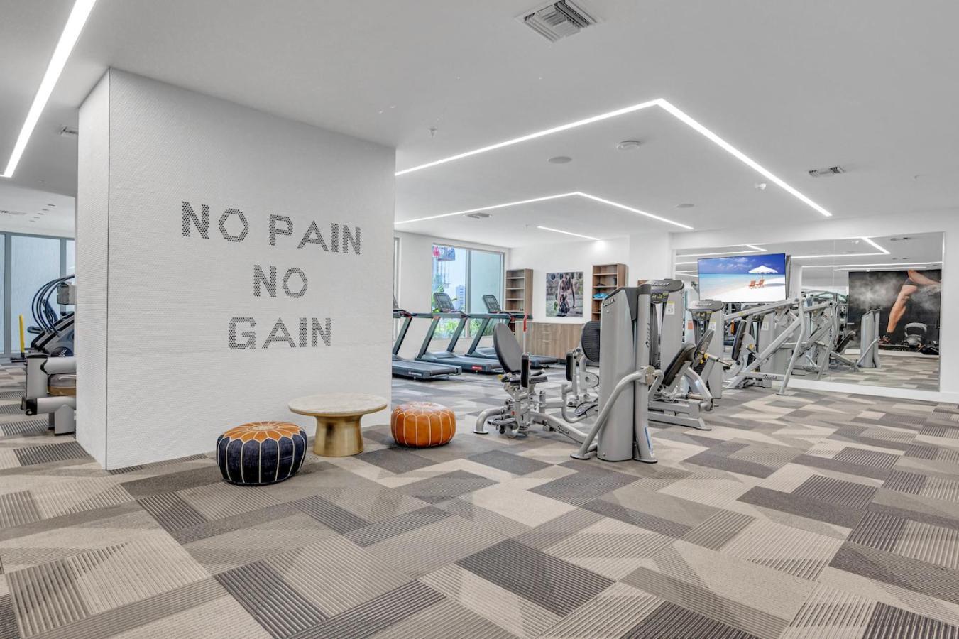 Modern Unit Mins From Brickell With Free Parking Apartment Miami Luaran gambar