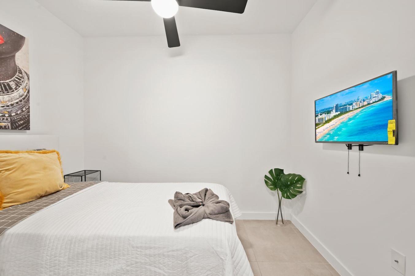 Modern Unit Mins From Brickell With Free Parking Apartment Miami Luaran gambar