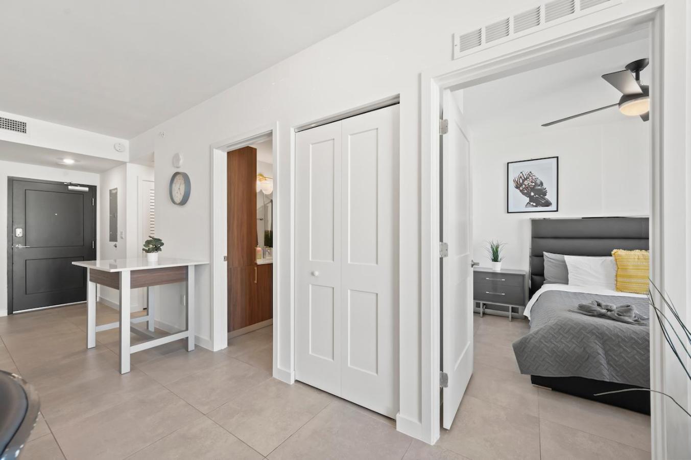 Modern Unit Mins From Brickell With Free Parking Apartment Miami Luaran gambar