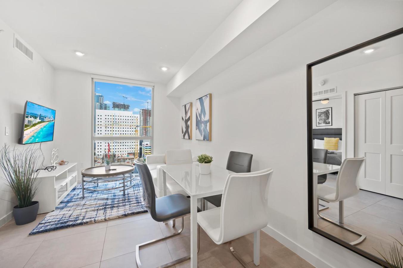 Modern Unit Mins From Brickell With Free Parking Apartment Miami Luaran gambar