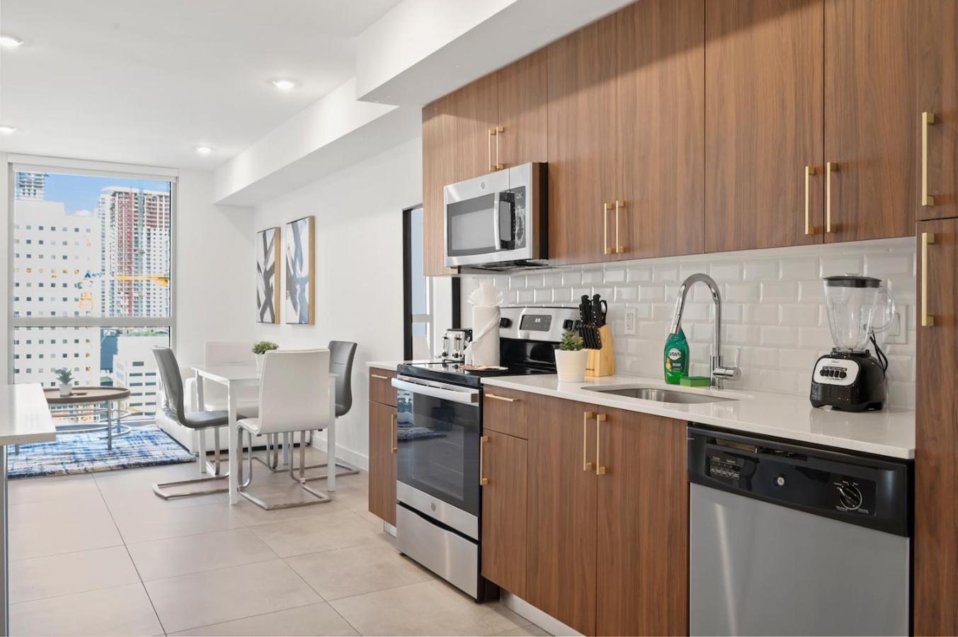 Modern Unit Mins From Brickell With Free Parking Apartment Miami Luaran gambar