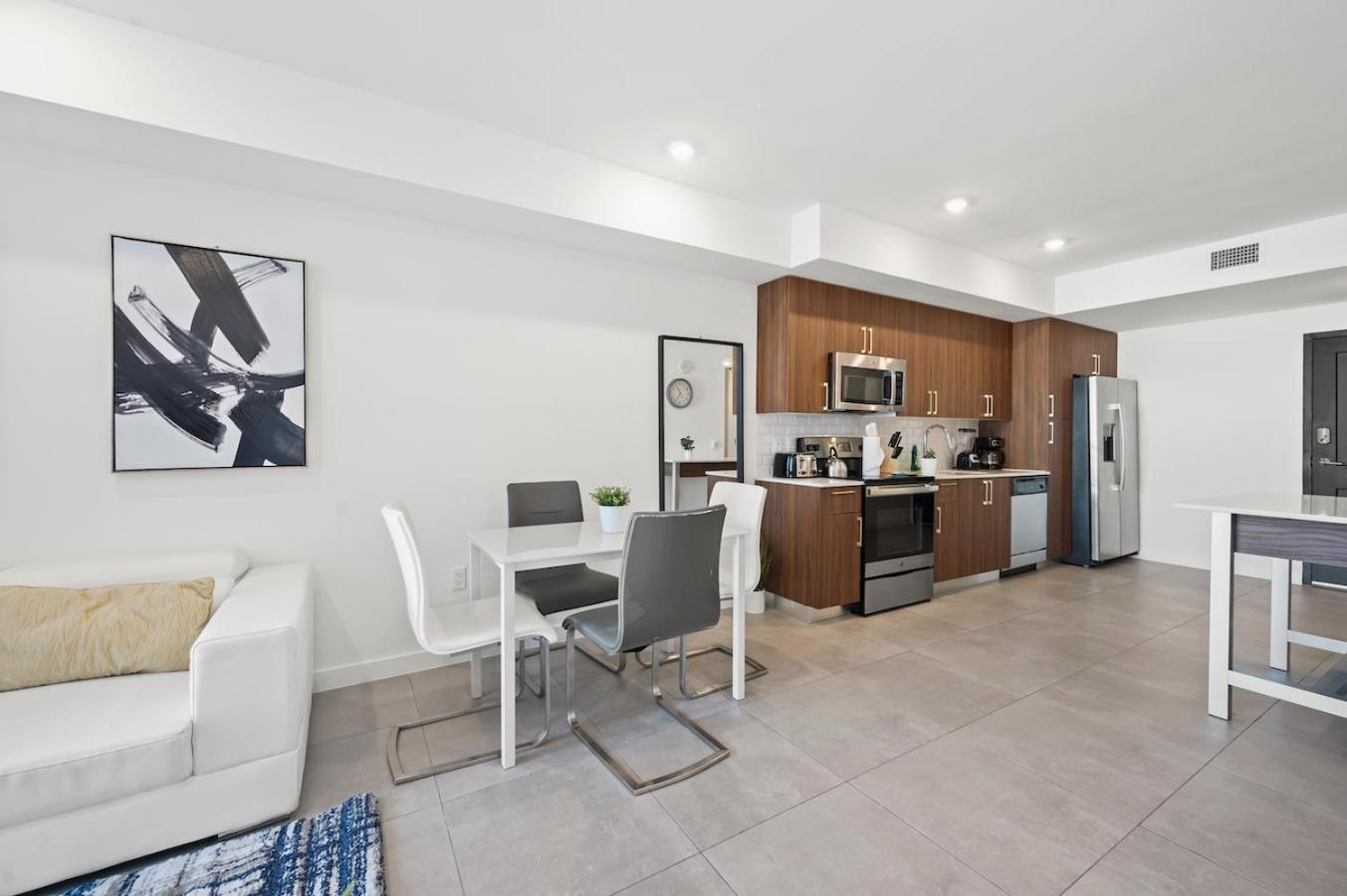 Modern Unit Mins From Brickell With Free Parking Apartment Miami Luaran gambar