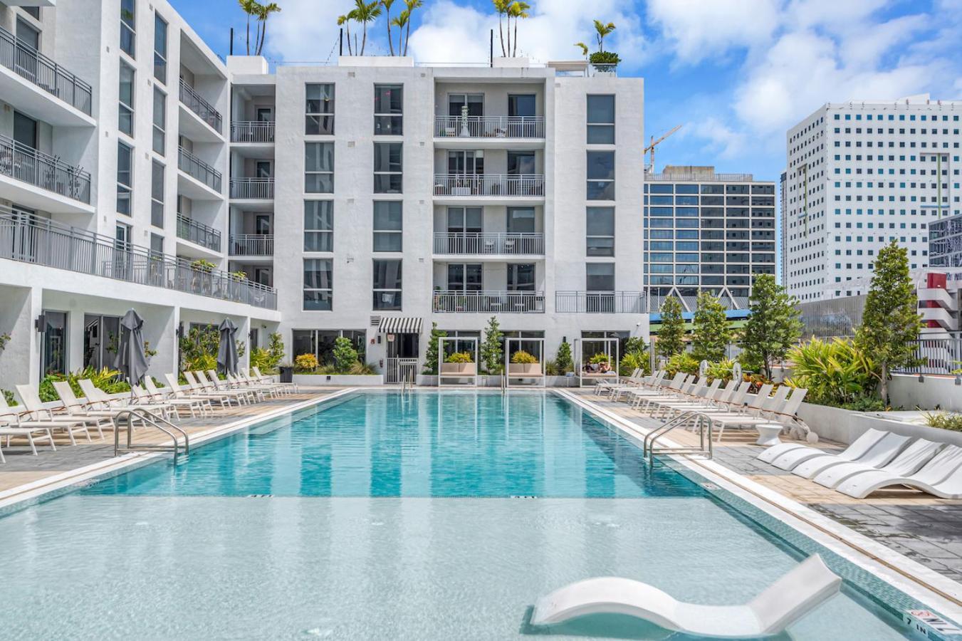 Modern Unit Mins From Brickell With Free Parking Apartment Miami Luaran gambar