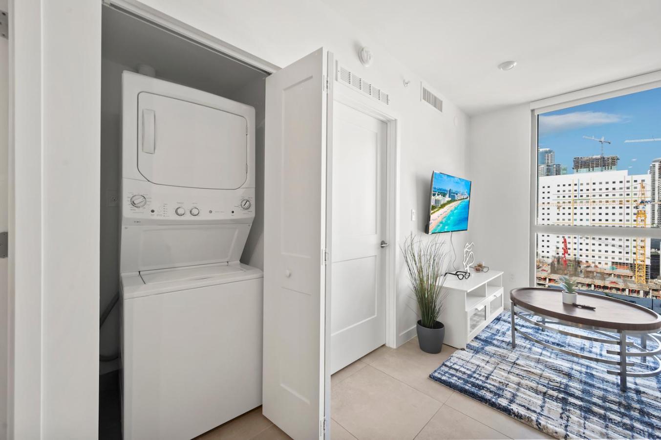 Modern Unit Mins From Brickell With Free Parking Apartment Miami Luaran gambar