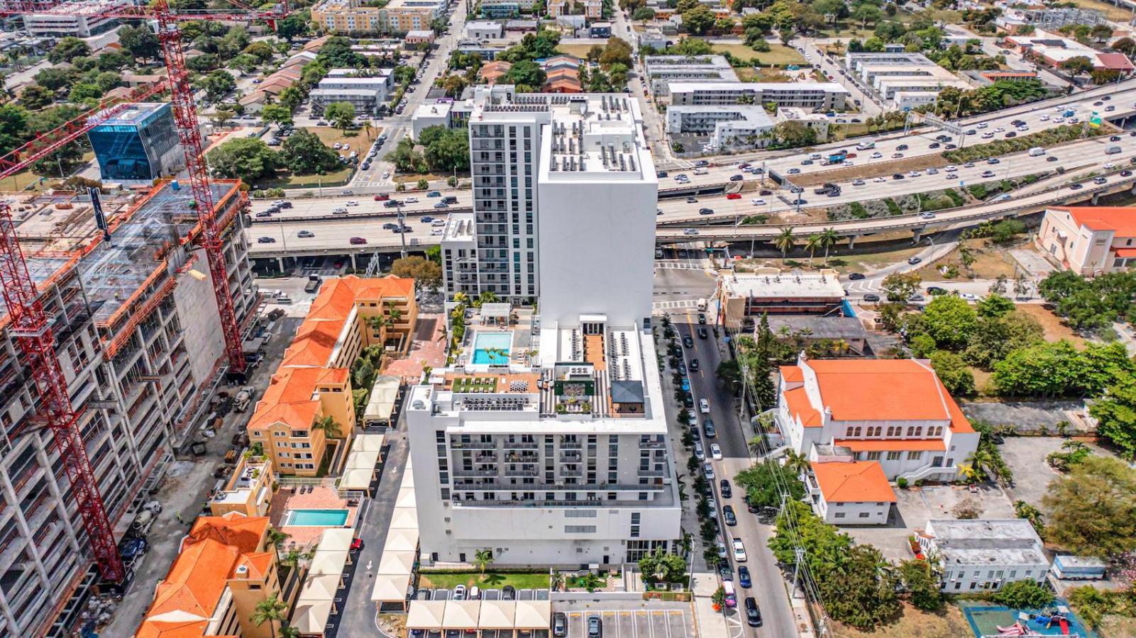 Modern Unit Mins From Brickell With Free Parking Apartment Miami Luaran gambar